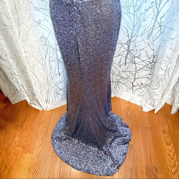 Badgley Mischka blue sequin sleeveless high neck low V open back long gown dress - Picture 10 of 16